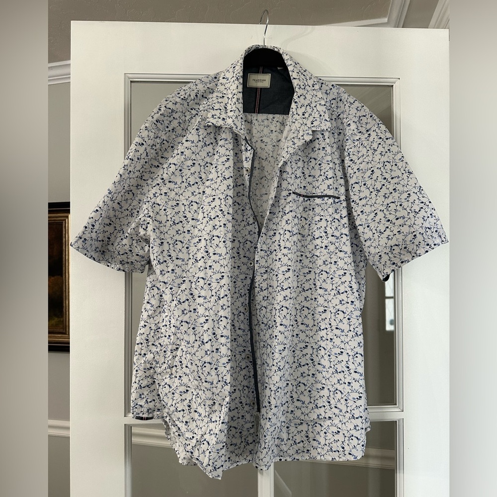 EUC - Men’s 7 Diamonds Blue and White Patterned Shirt - XXL